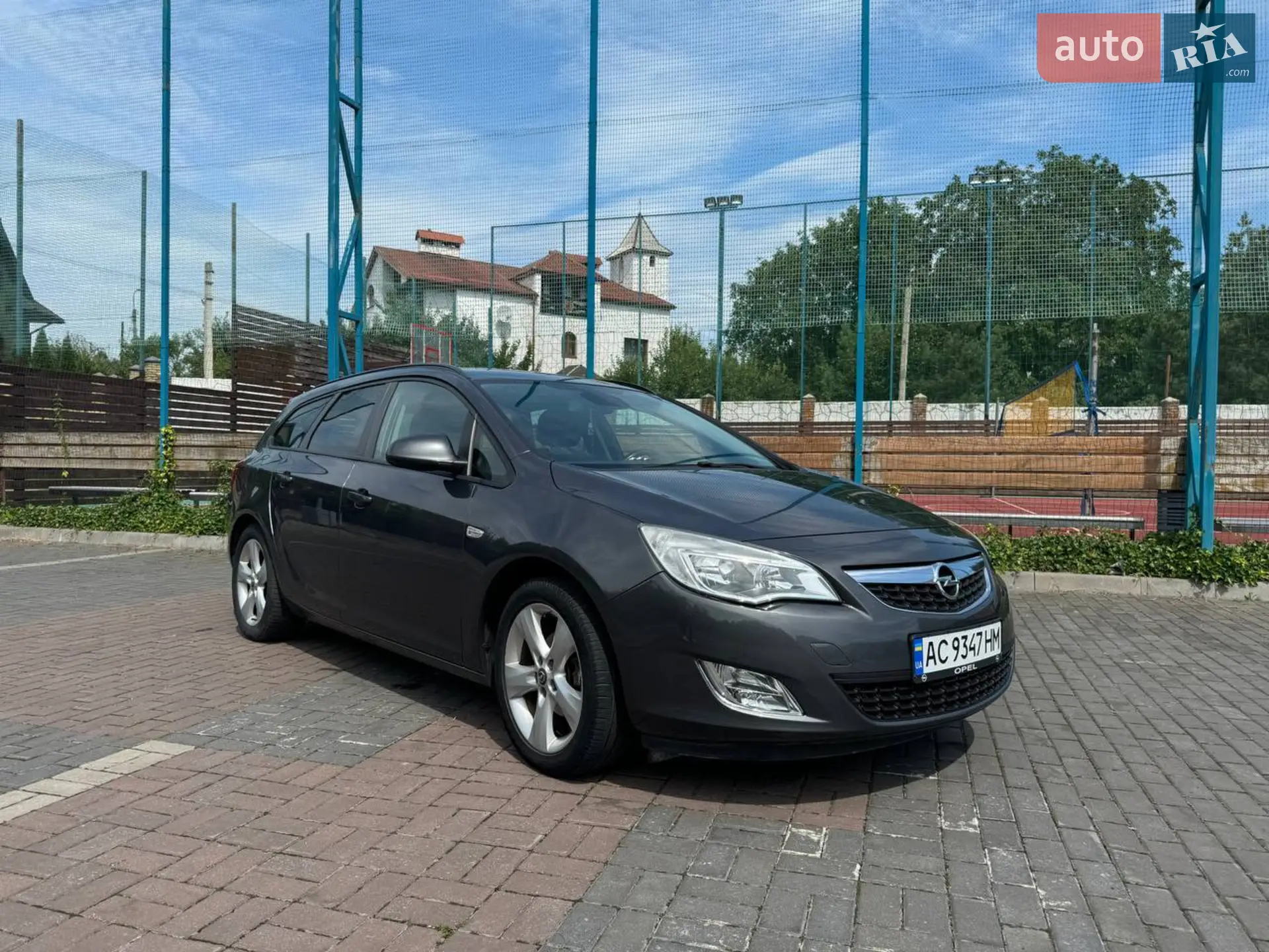 2011 Opel Astra - фото 1