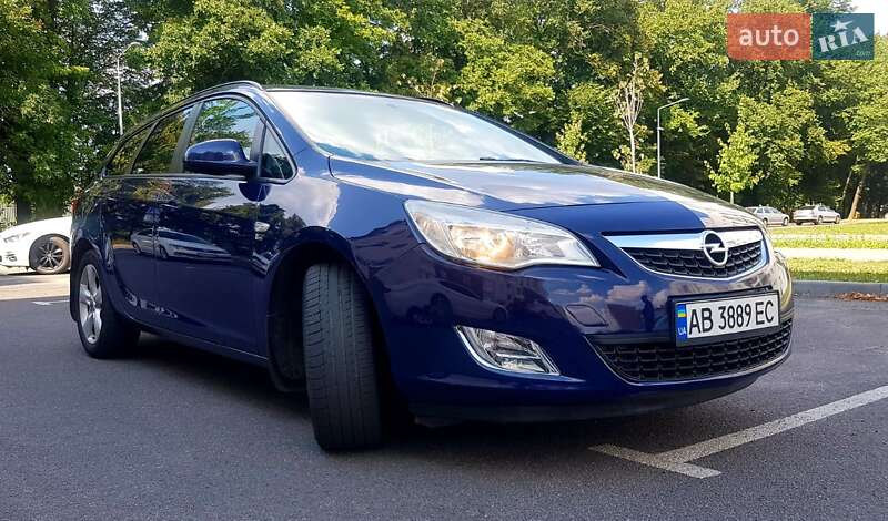 Универсал Opel Astra 2012 в Виннице
