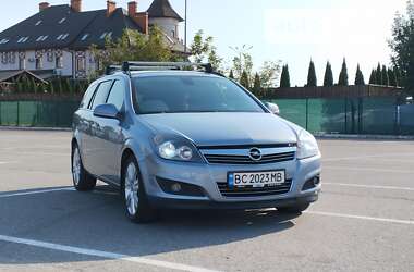 Универсал Opel Astra 2010 в Львове