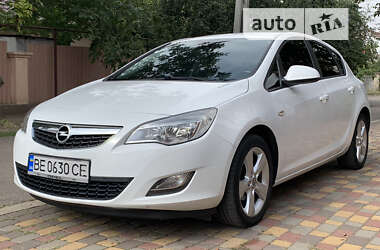 Хэтчбек Opel Astra 2011 в Николаеве