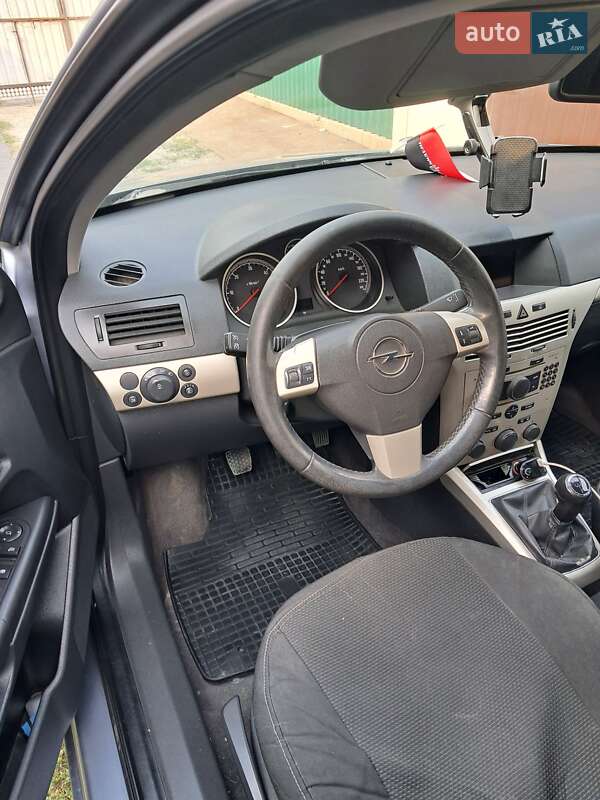 Универсал Opel Astra 2008 в Виньковцах