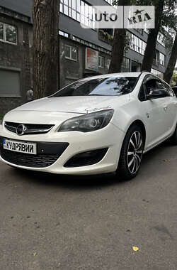 Універсал Opel Astra 2012 в Дніпрі