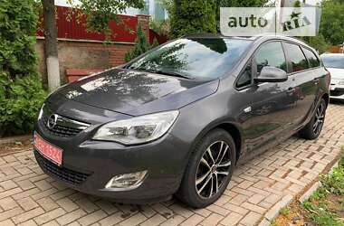 Універсал Opel Astra 2011 в Луцьку