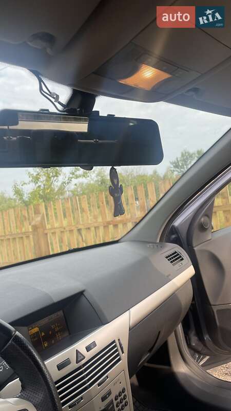 Универсал Opel Astra 2007 в Звягеле