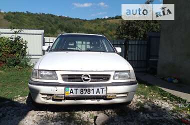 Универсал Opel Astra 1996 в Тлумаче