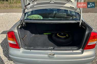 Седан Opel Astra 2008 в 