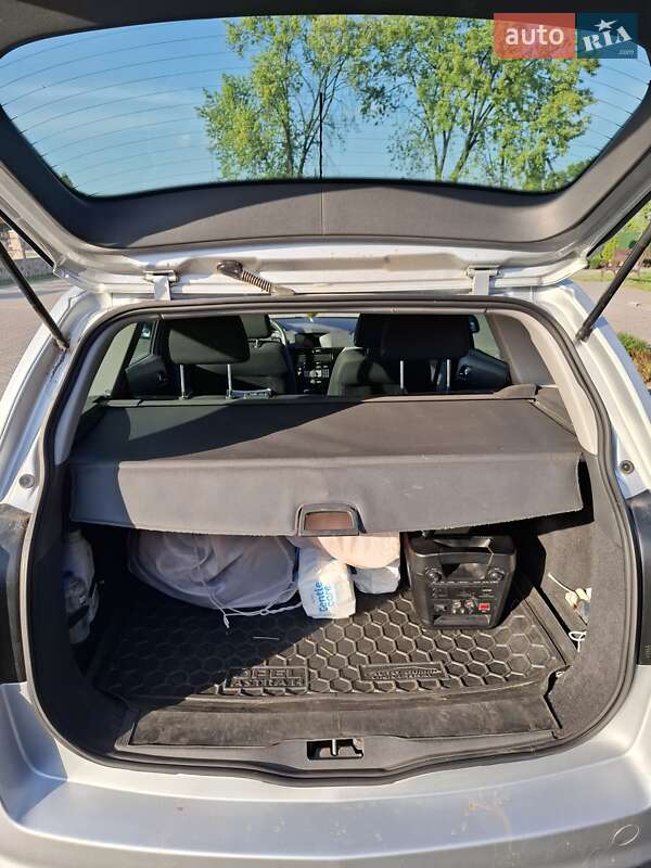 Универсал Opel Astra 2010 в Конотопе