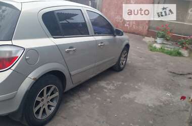 Хэтчбек Opel Astra 2007 в 