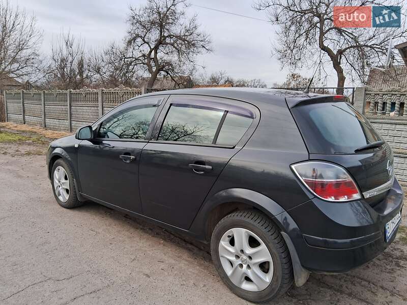Хетчбек Opel Astra 2013 в Полтаві
