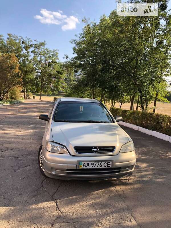 Седан Opel Astra 2006 в Житомирі