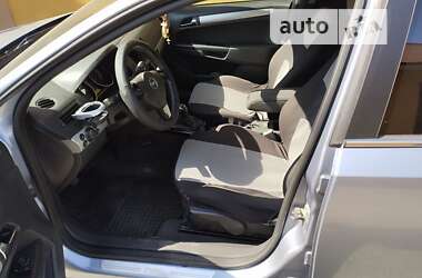 Универсал Opel Astra 2010 в Львове