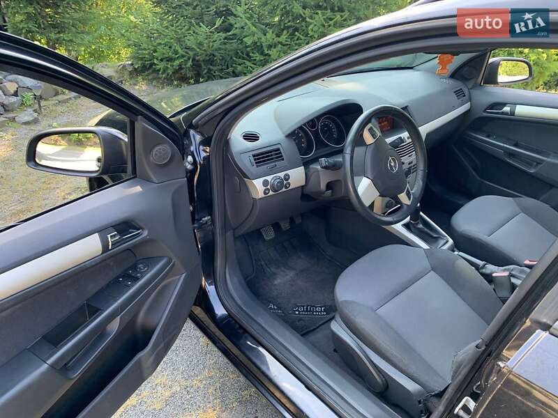 Универсал Opel Astra 2008 в Ровно