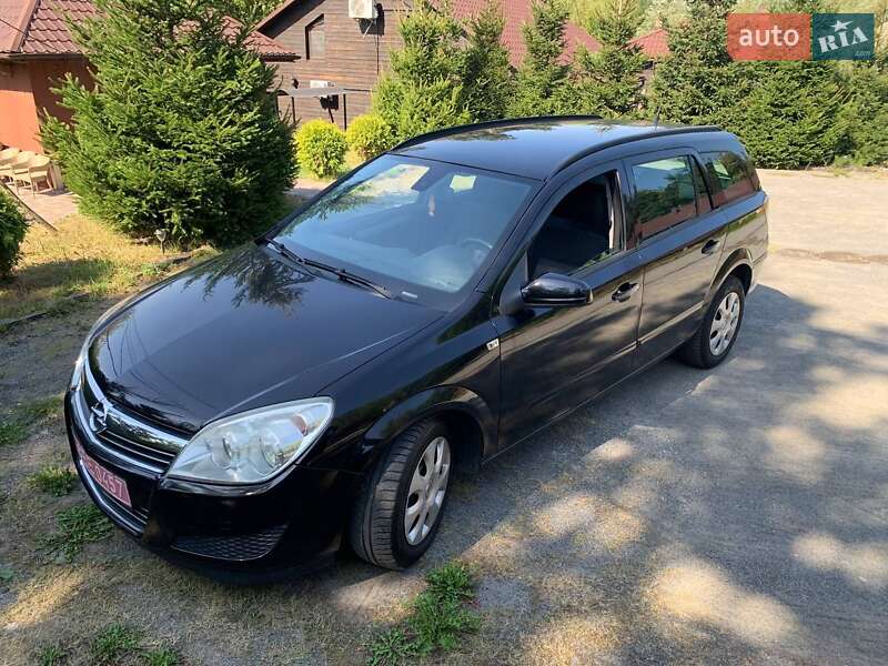 Универсал Opel Astra 2008 в Ровно