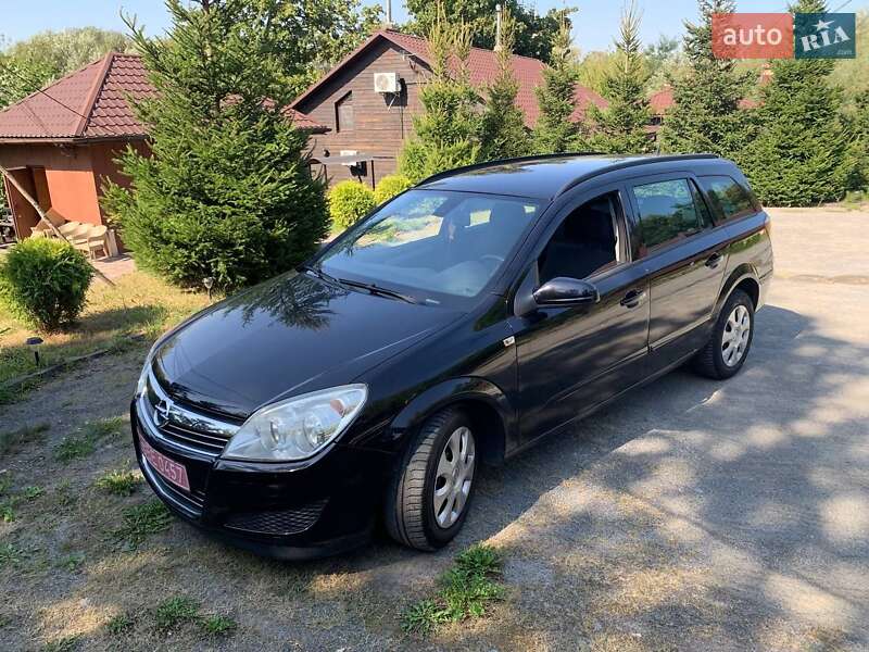 Универсал Opel Astra 2008 в Ровно