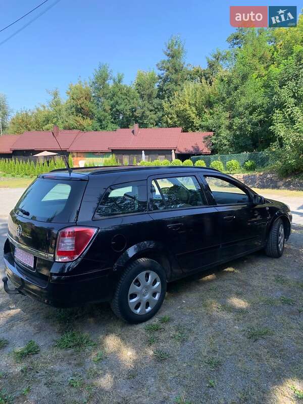 Универсал Opel Astra 2008 в Ровно