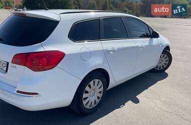 Универсал Opel Astra 2013 в 