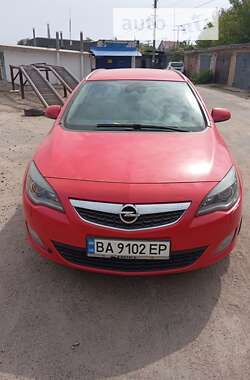 Универсал Opel Astra 2010 в Кропивницком