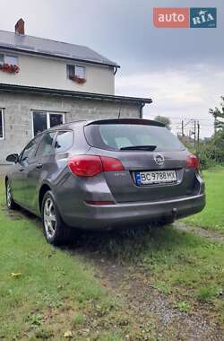 Универсал Opel Astra 2010 в Самборе