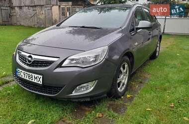 Универсал Opel Astra 2010 в Самборе