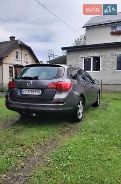 Универсал Opel Astra 2010 в Самборе