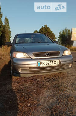 Седан Opel Astra 2006 в Владимирце