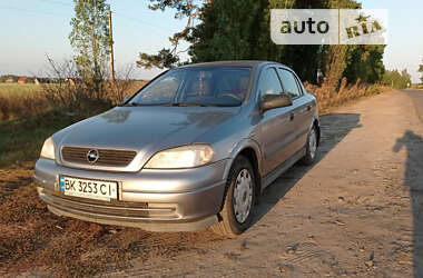 Седан Opel Astra 2006 в Володимирці