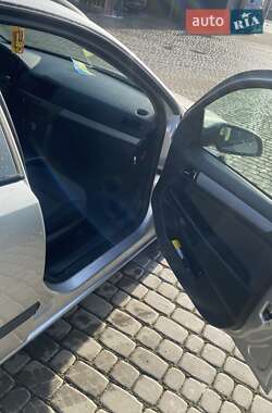 Универсал Opel Astra 2005 в 