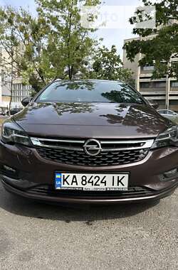 Універсал Opel Astra 2016 в Києві