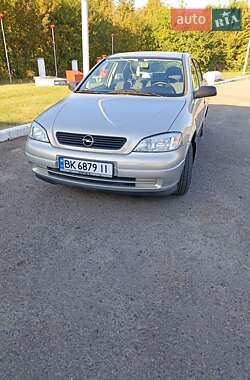 Седан Opel Astra 2006 в 
