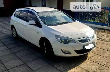 Универсал Opel Astra 2012 в Тернополе