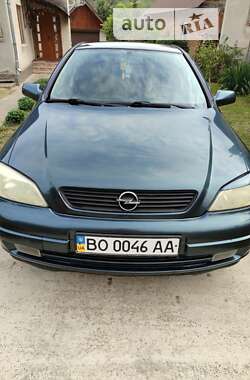 Седан Opel Astra 2004 в Монастыриске