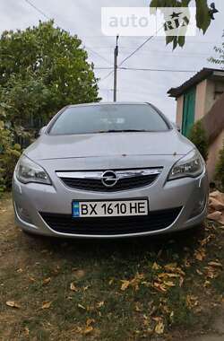 Хэтчбек Opel Astra 2010 в Новой Ушице