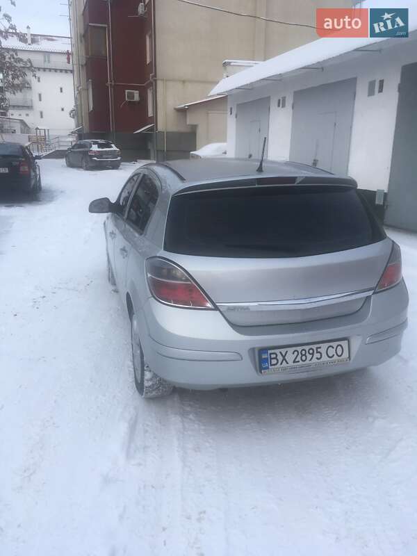 Хэтчбек Opel Astra 2011 в Каменец-Подольском