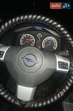 Хэтчбек Opel Astra 2011 в Каменец-Подольском фото 2 Хэтчбек Opel Astra 2011 в Каменец-Подольском