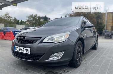 Универсал Opel Astra 2010 в Львове