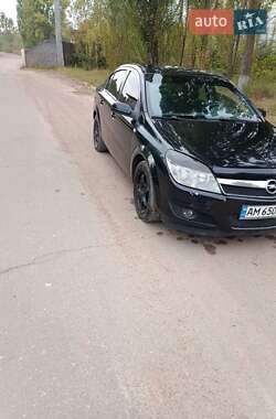 Седан Opel Astra 2008 в Коростене