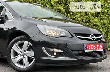 Универсал Opel Astra 2013 в Стрые