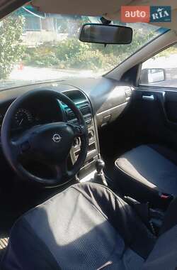Седан Opel Astra 2004 в 