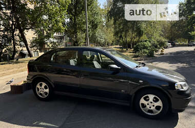 Хэтчбек Opel Astra 1999 в 