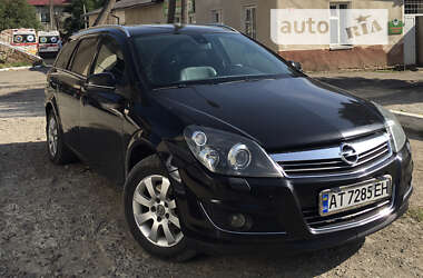 Універсал Opel Astra 2010 в Коломиї