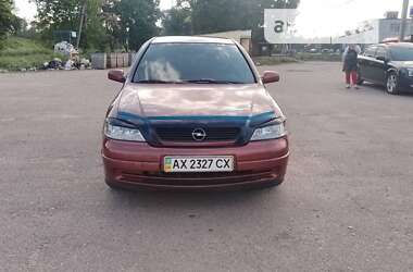 Седан Opel Astra 2001 в Краснограді