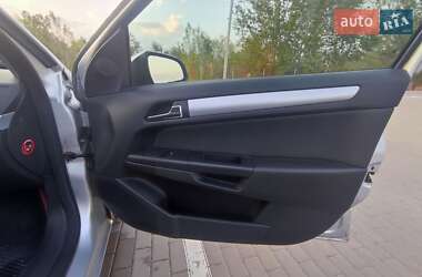 Хэтчбек Opel Astra 2006 в Сумах