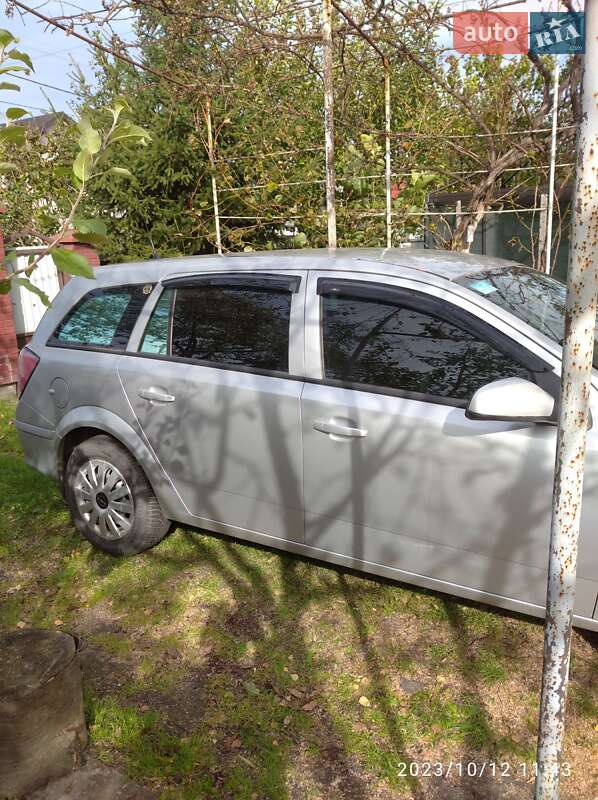 Универсал Opel Astra 2009 в Львове