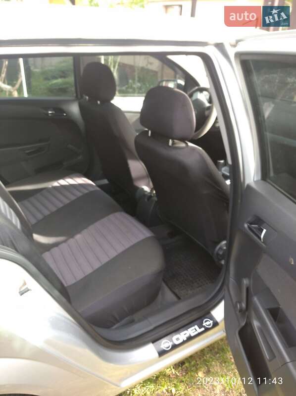 Универсал Opel Astra 2009 в Львове