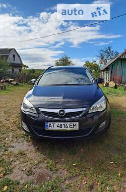 Универсал Opel Astra 2012 в Ивано-Франковске