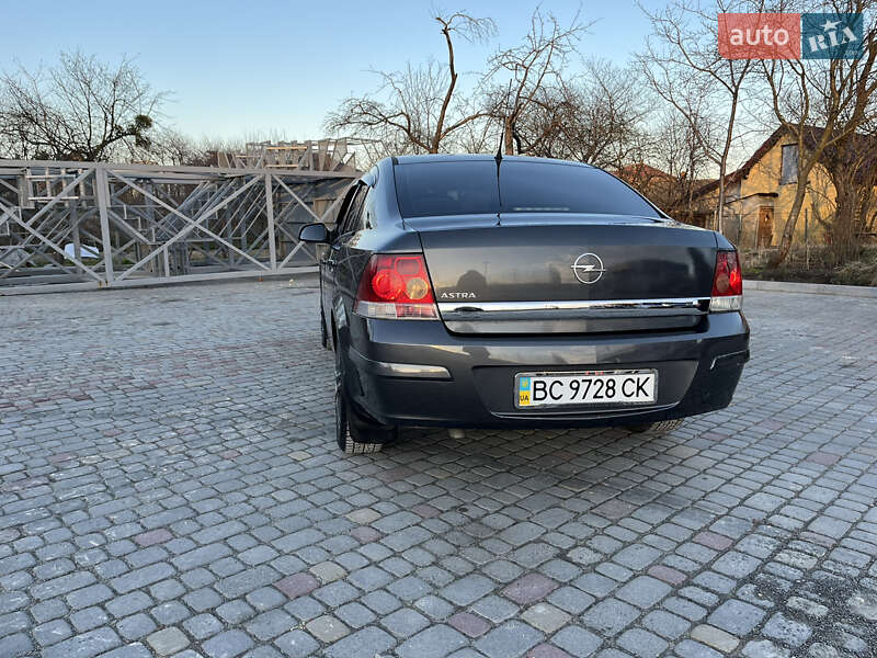 Седан Opel Astra 2011 в Львове