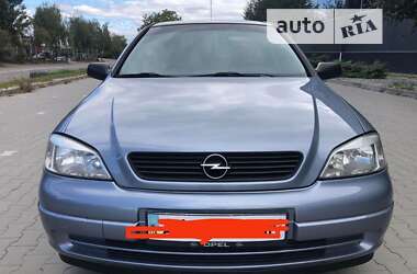 Седан Opel Astra 2008 в Обухове