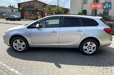Универсал Opel Astra 2011 в 