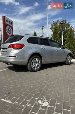 Универсал Opel Astra 2011 в 