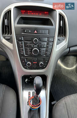 Универсал Opel Astra 2011 в 